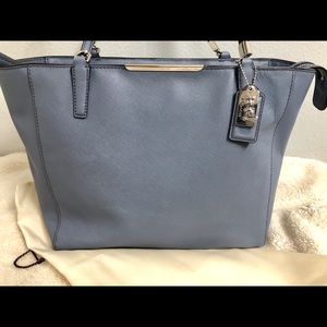 Coach Central Tote With Zip gray mist color